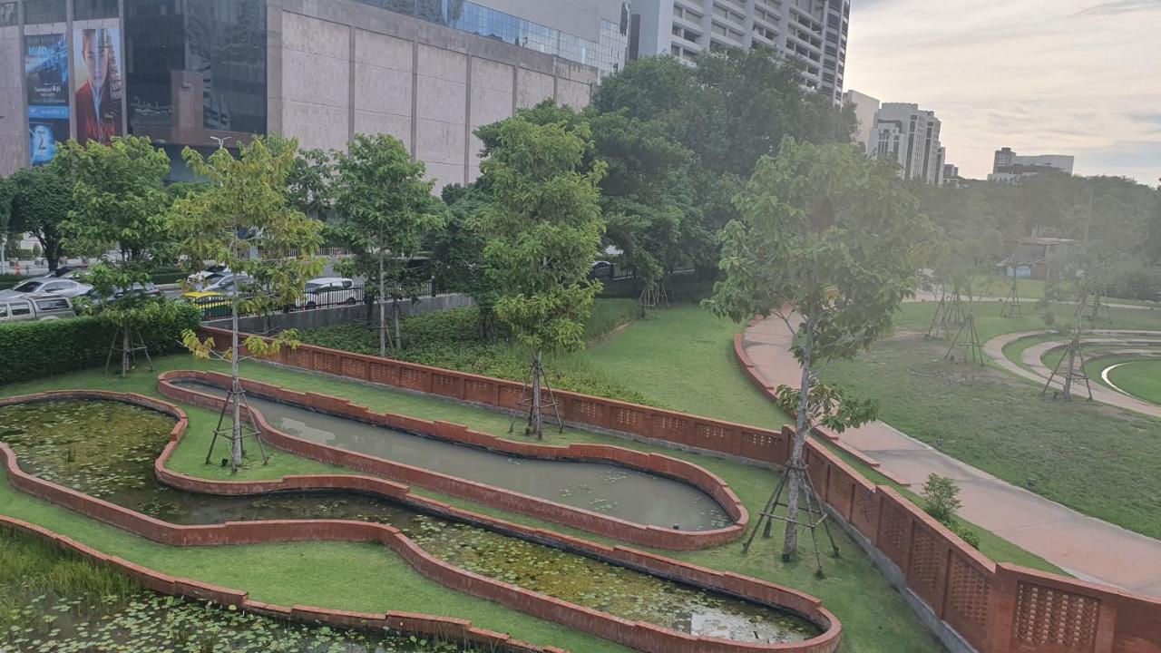 Interchange Tower Serviced Apartment - Sha Extra Plus Bangkok Exterior photo