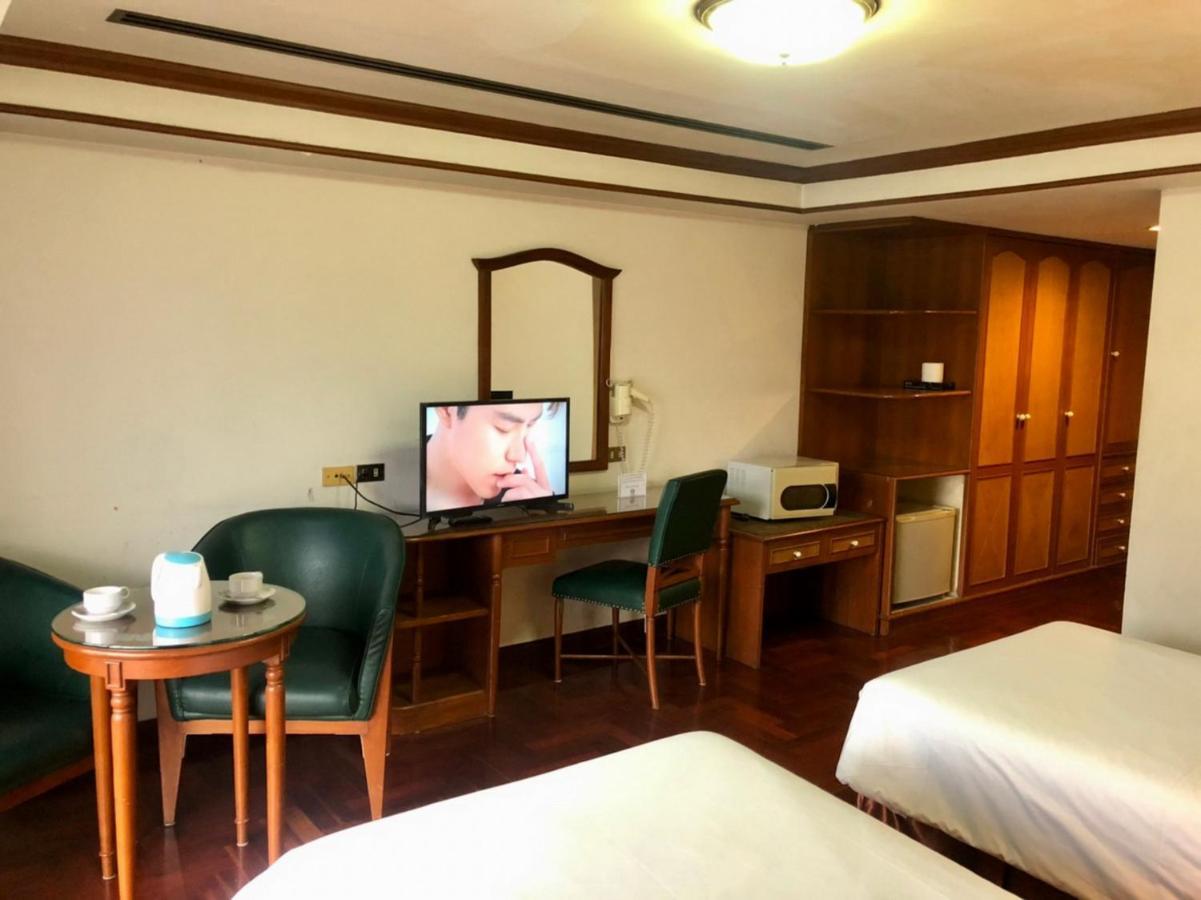 Interchange Tower Serviced Apartment - Sha Extra Plus Bangkok Exterior photo