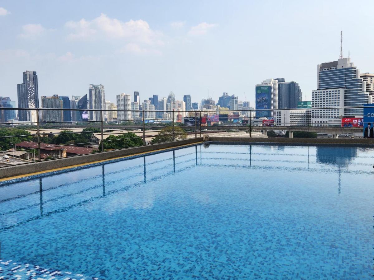 Interchange Tower Serviced Apartment - Sha Extra Plus Bangkok Exterior photo