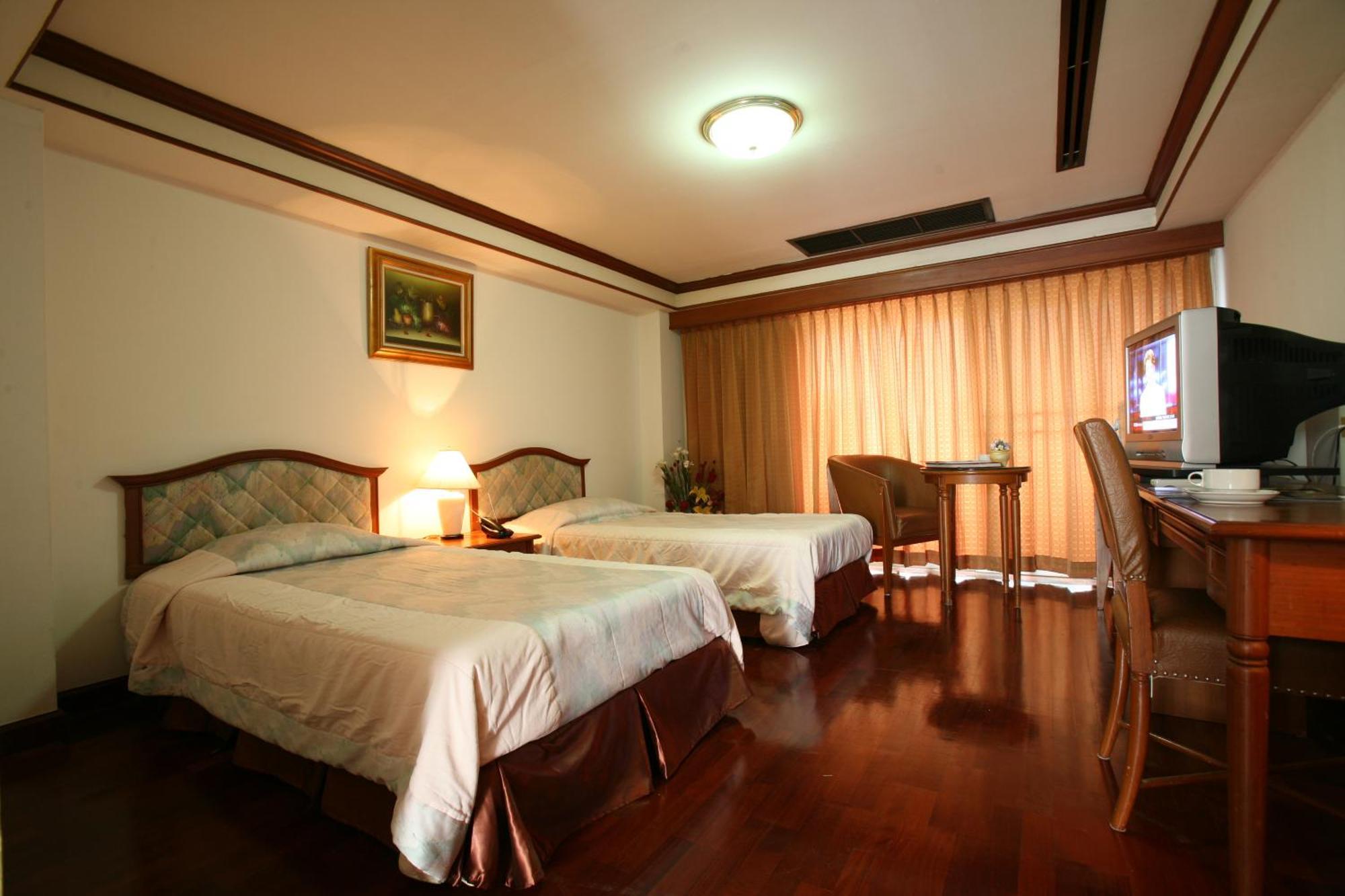 Interchange Tower Serviced Apartment - Sha Extra Plus Bangkok Exterior photo
