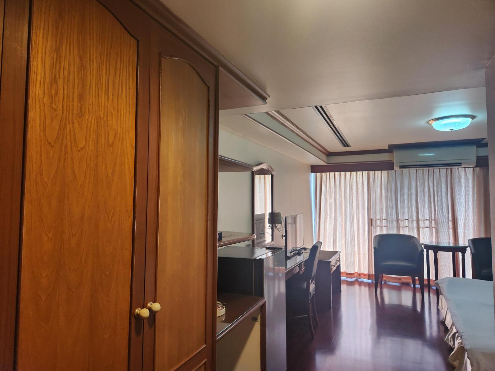 Interchange Tower Serviced Apartment - Sha Extra Plus Bangkok Exterior photo