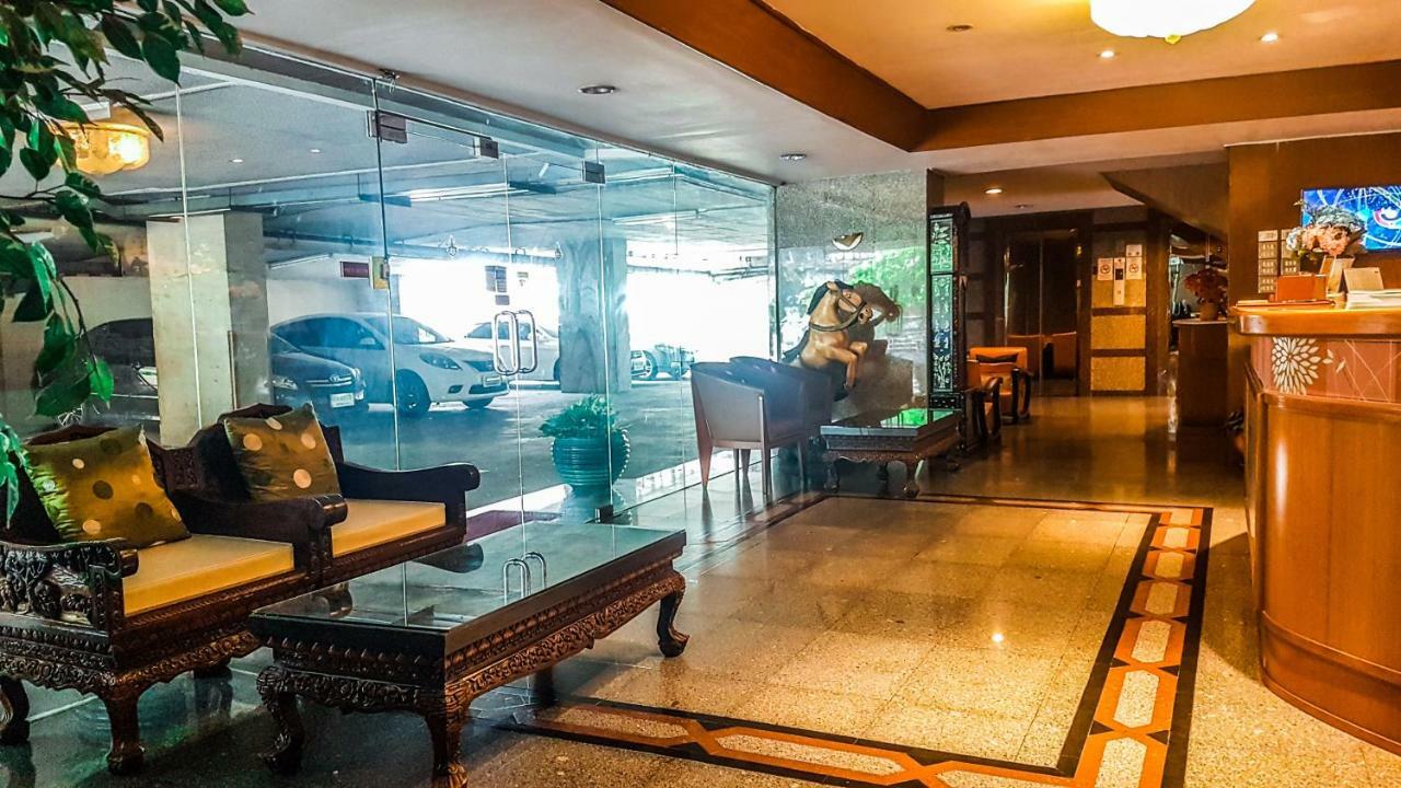 Interchange Tower Serviced Apartment - Sha Extra Plus Bangkok Exterior photo